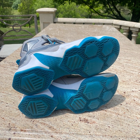 Lebron 13 Hologram - Picture 5 of 6